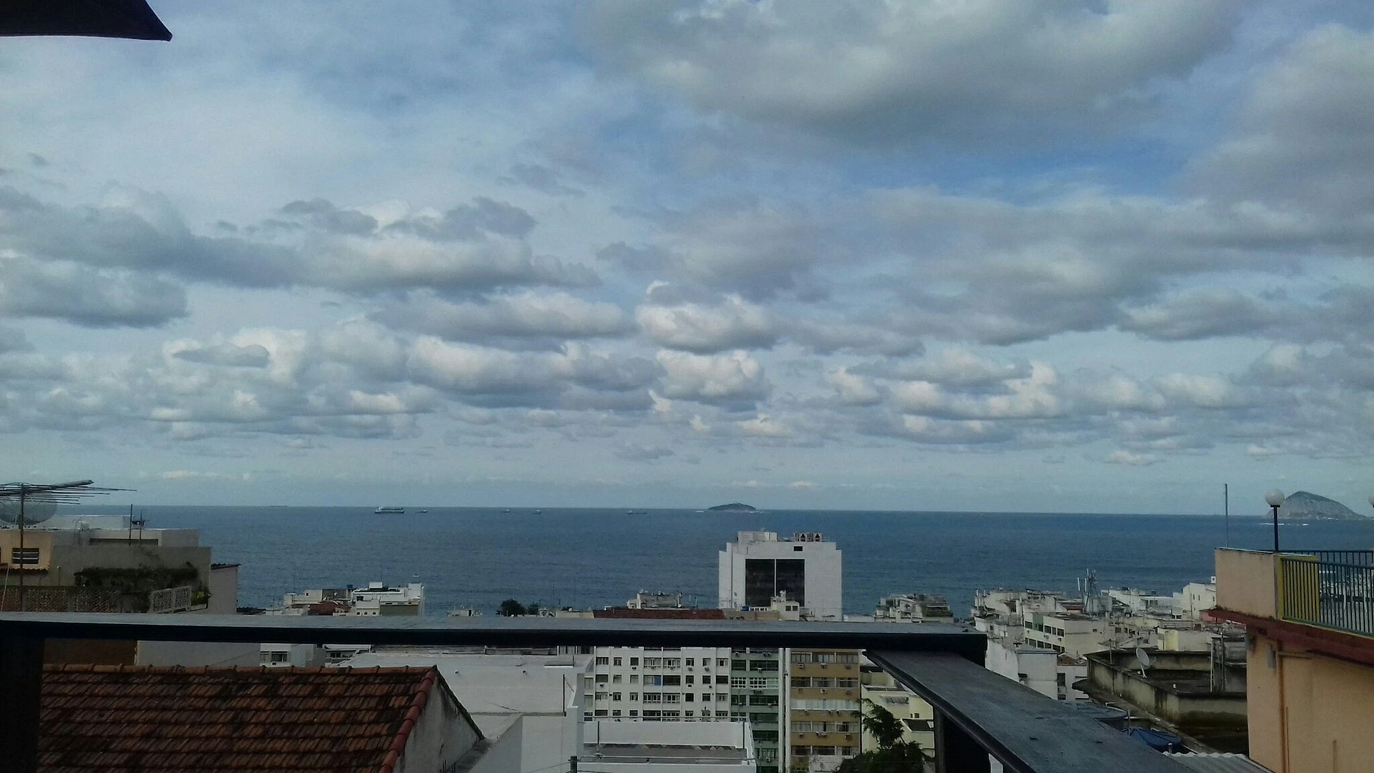 Sunset at Morro da Babilônia - Barbecue & Authentic Vibe - Image